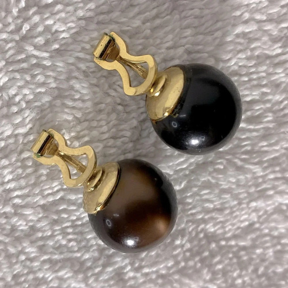 Vintage Round Brown Bead W Gold Hardware Clip On Earrings - Picture 2 of 9